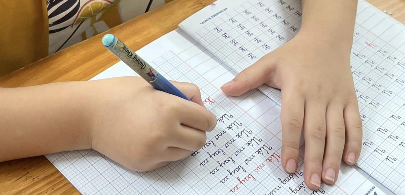 Quy định chuẩn về độ cao và độ rộng các nhóm chữ cái 6 Lớp 1 viết bút gì? Hướng dẫn chọn bút cho học sinh lớp 1