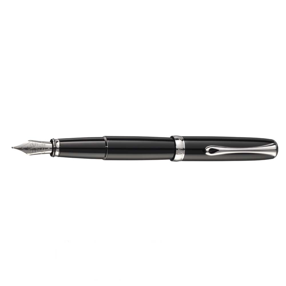 So sánh bút ngòi mài và ngòi lá tre để luyện chữ đẹp 10 Diplomat Excellence A Black Laque CT Fountain pen
